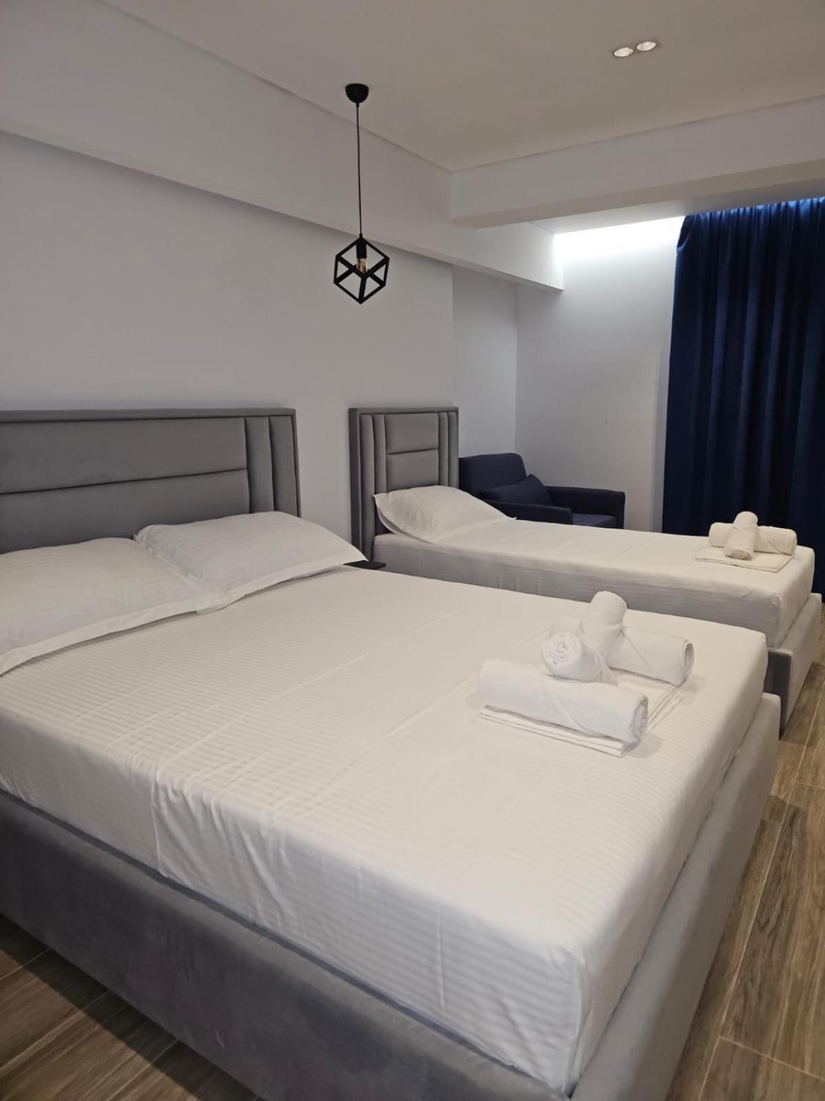 Ardit Seaside Rooms Sarandë Esterno foto