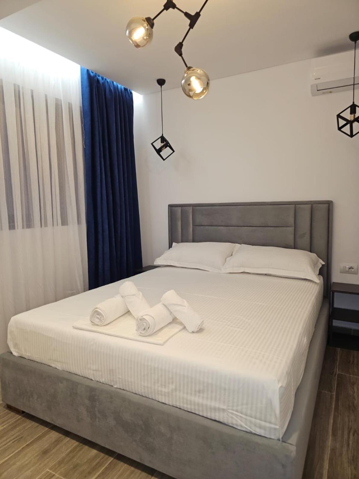 Ardit Seaside Rooms Sarandë Esterno foto