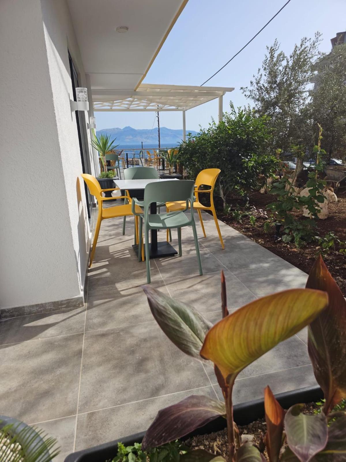Ardit Seaside Rooms Sarandë Esterno foto