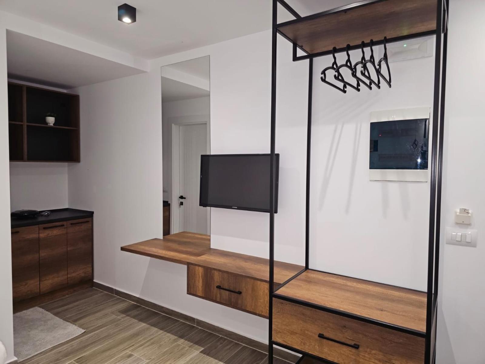 Ardit Seaside Rooms Sarandë Esterno foto