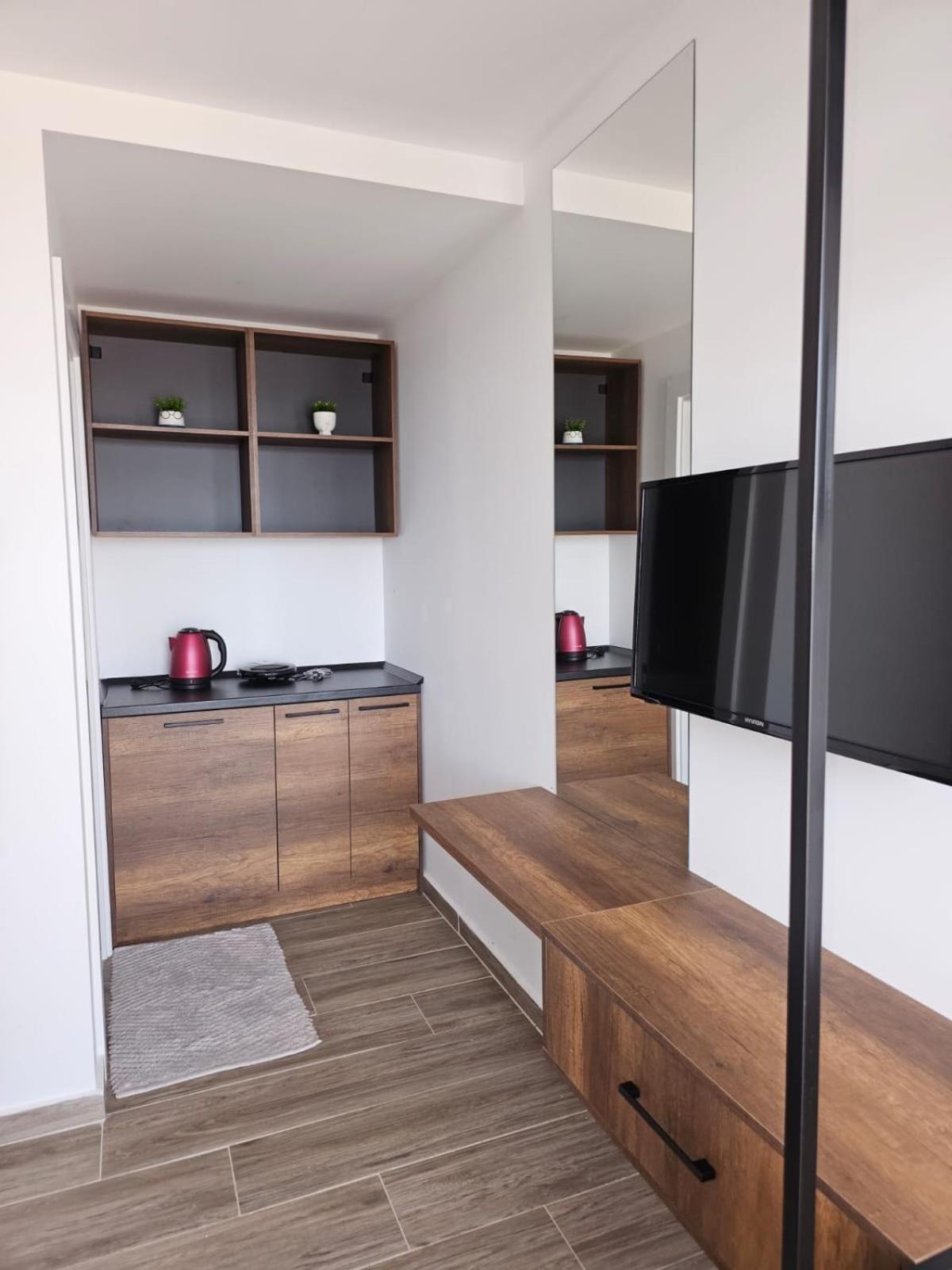 Ardit Seaside Rooms Sarandë Esterno foto