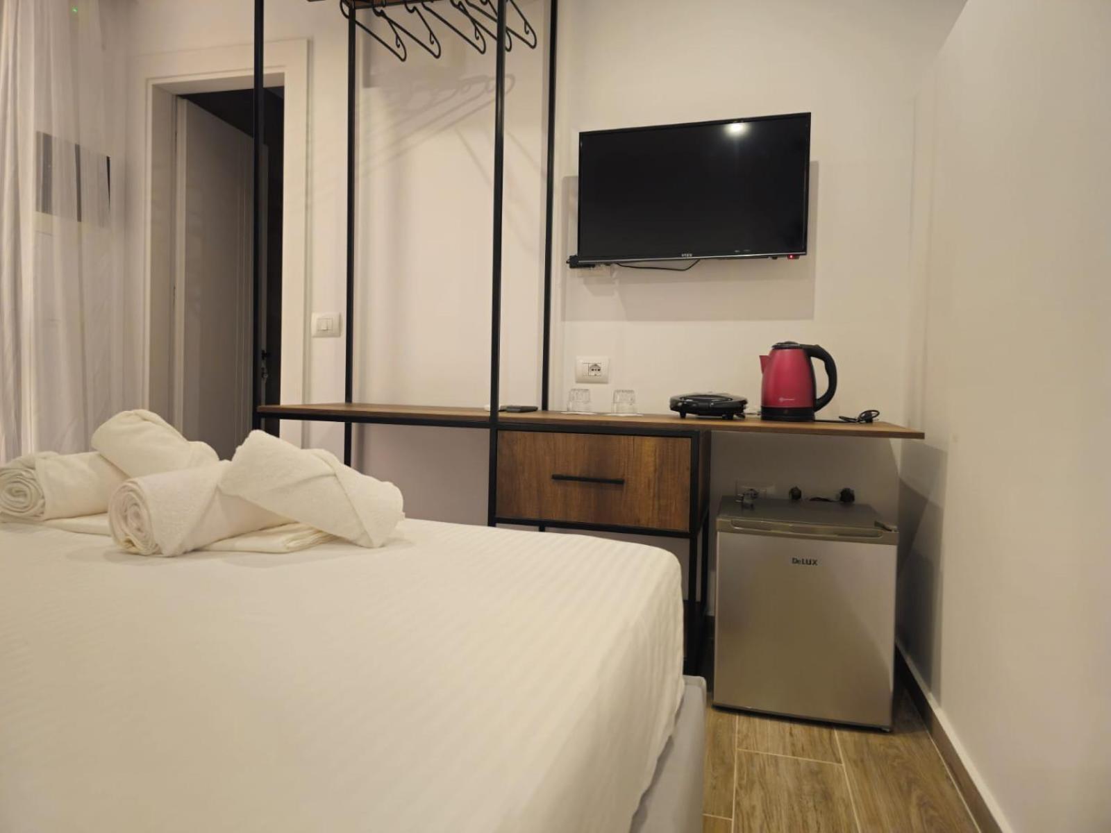 Ardit Seaside Rooms Sarandë Esterno foto