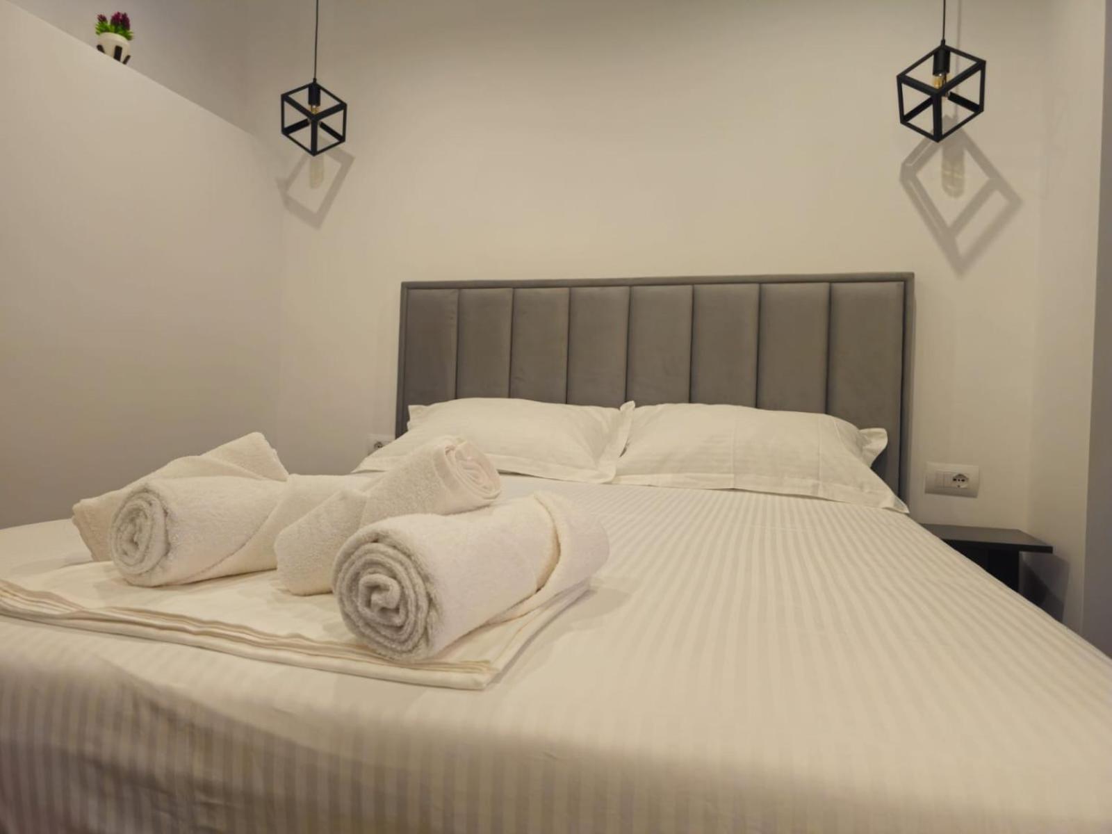 Ardit Seaside Rooms Sarandë Esterno foto
