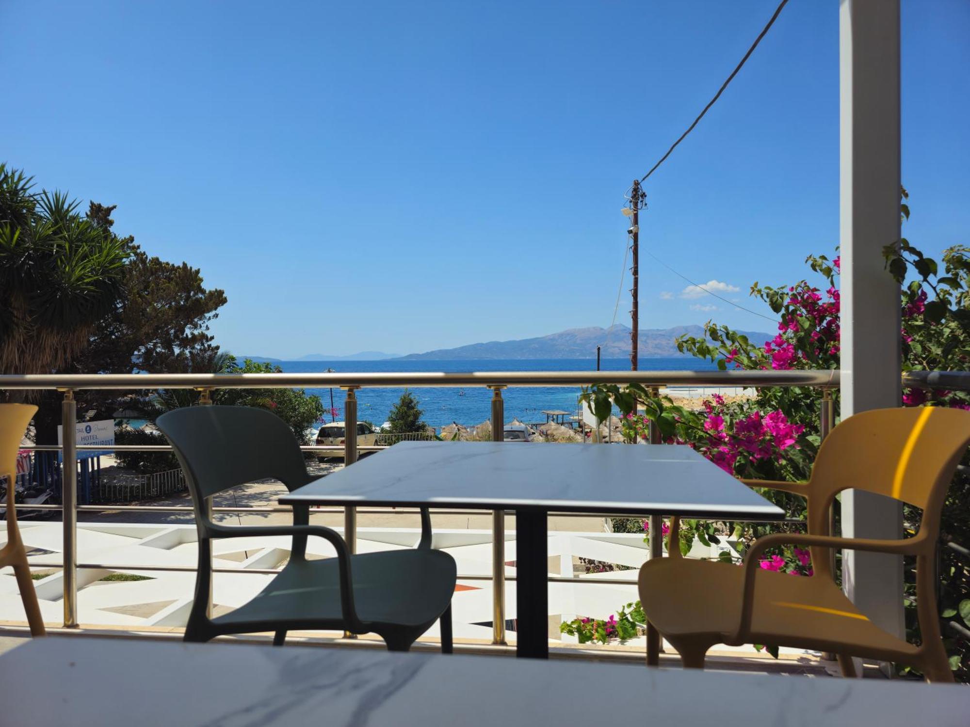 Ardit Seaside Rooms Sarandë Esterno foto