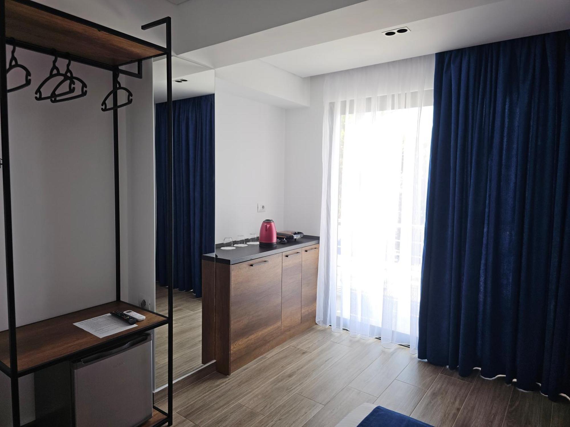 Ardit Seaside Rooms Sarandë Esterno foto
