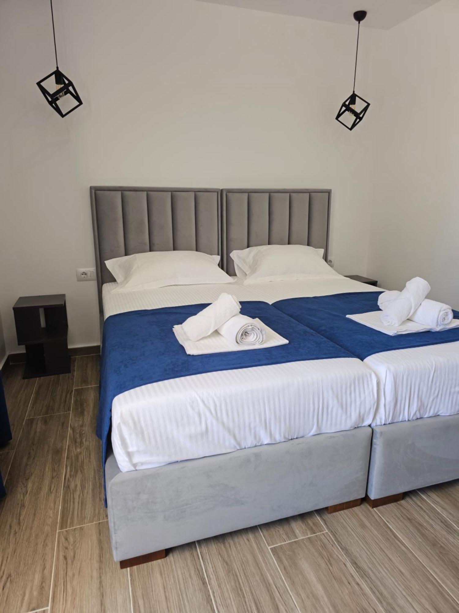 Ardit Seaside Rooms Sarandë Esterno foto