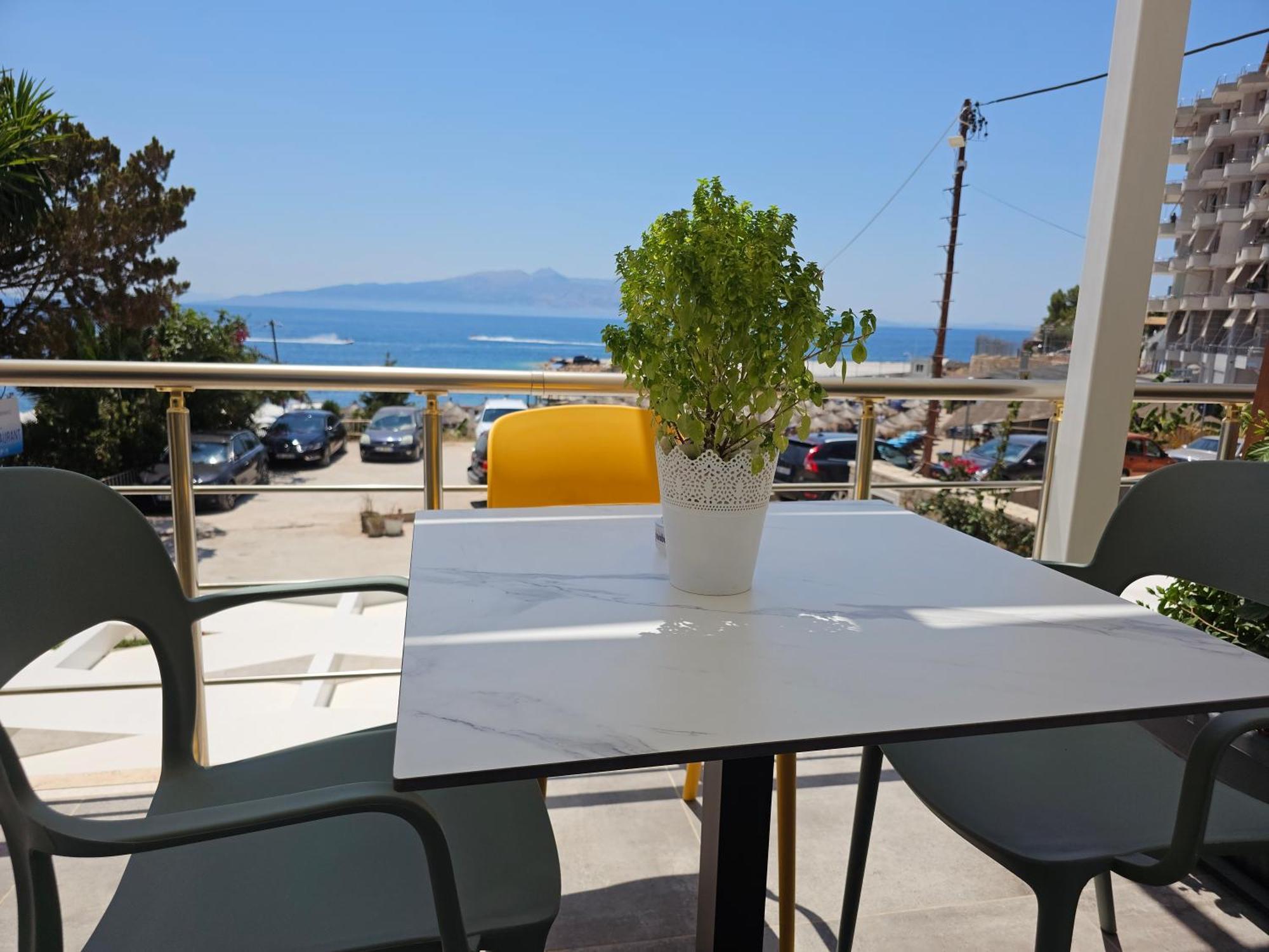 Ardit Seaside Rooms Sarandë Esterno foto