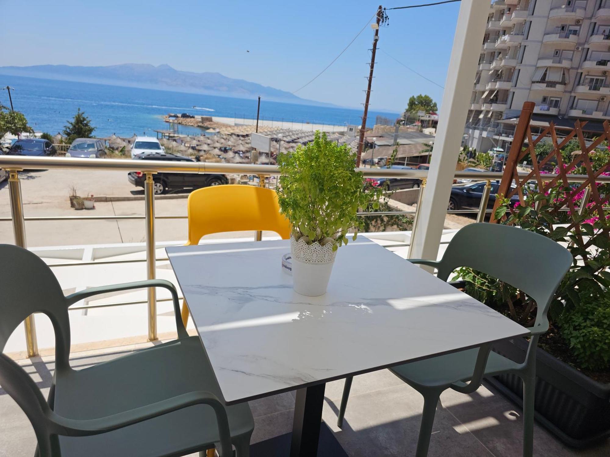Ardit Seaside Rooms Sarandë Esterno foto
